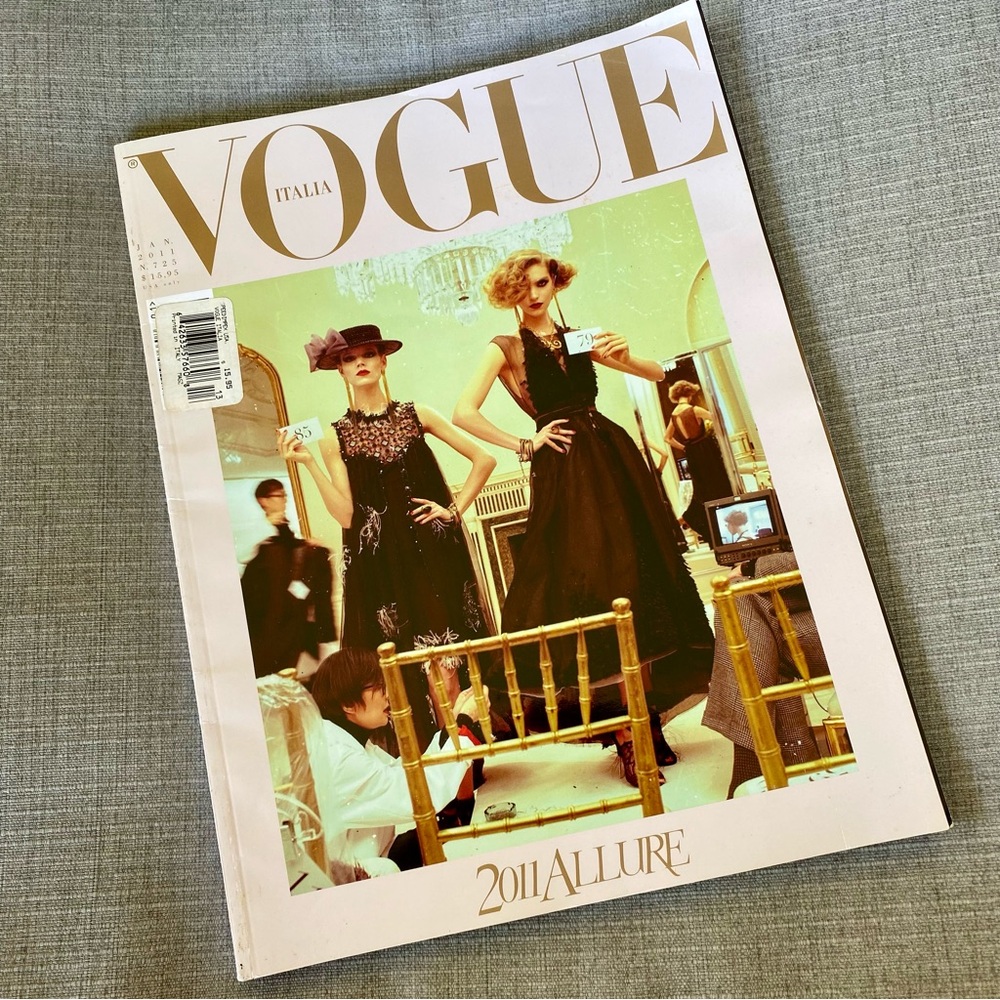 Vogue Italia Jan. 2011 Fashion Magazine